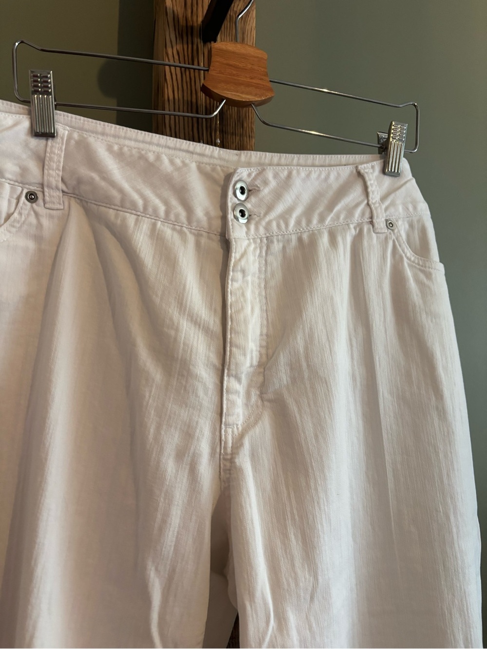 13.) Traditions / White Wide-Leg Denim Capris - Picture 4 of 5